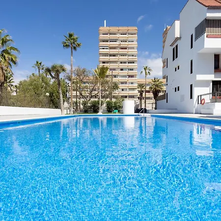 Home2book Family With Pool Near Lägenhet